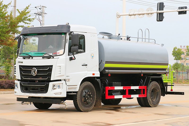 国六14方解放洒水车