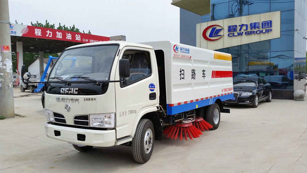 国六长安2方扫路车