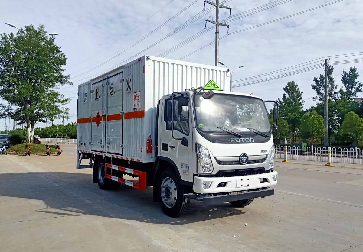 福田奥铃5米2易燃气体厢式运输车