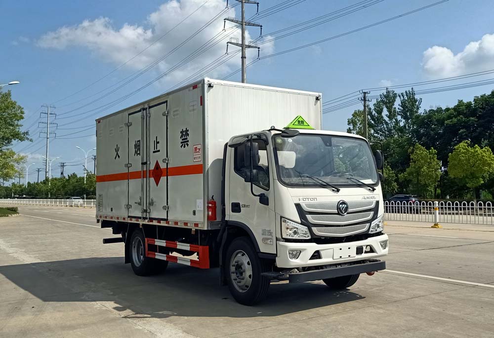 福田欧马可5米2易燃液体厢式运输车